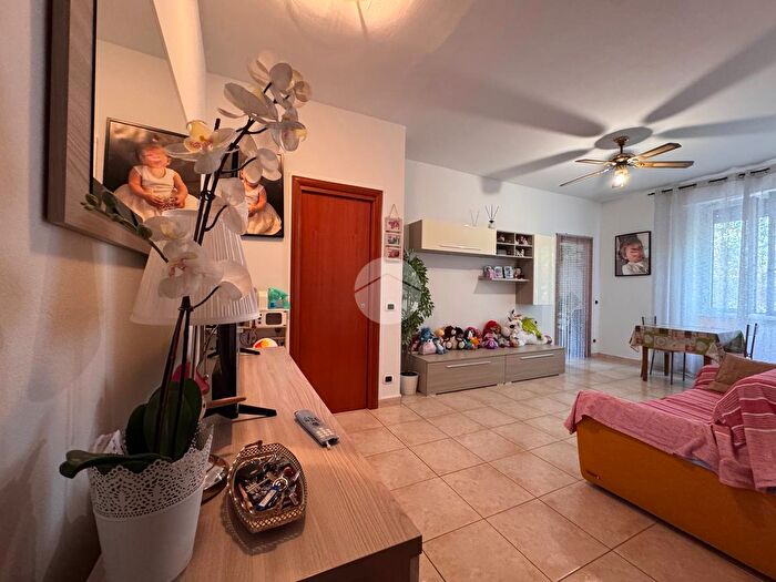 Appartamento trilocale in vendita in Via Liberazione, Peschiera Borromeo