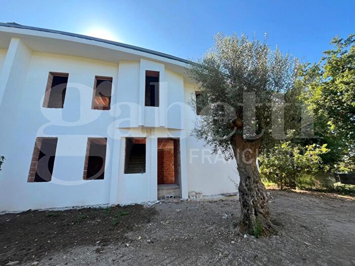 Casa con 5 locali in vendita in Via Masseria di Giano, Calvi Risorta