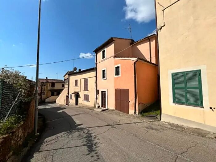 Casa quadrilocale in vendita in Via Po, Bassano In Teverina