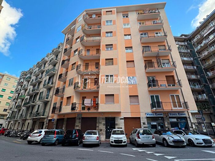 Appartamento quadrilocale in vendita in Via Aleardo Aleardi, Savona
