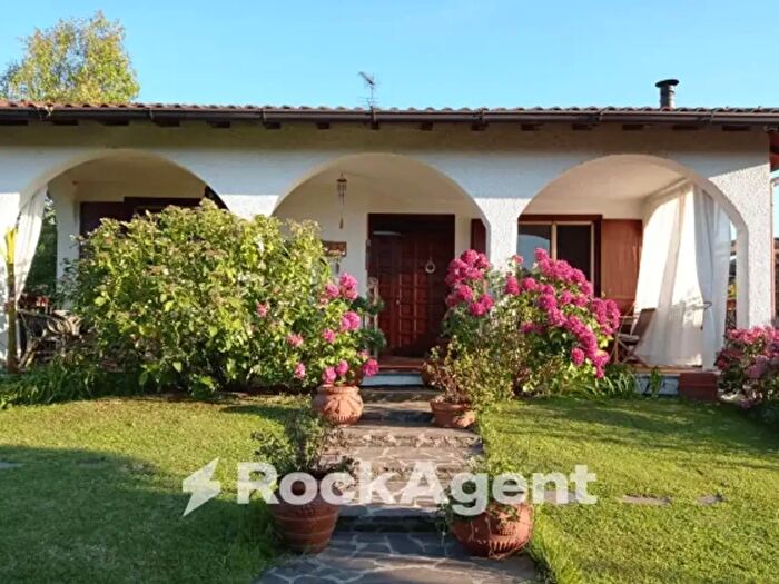 Casa con 6 locali in vendita in Via P Nenni, Motta Visconti