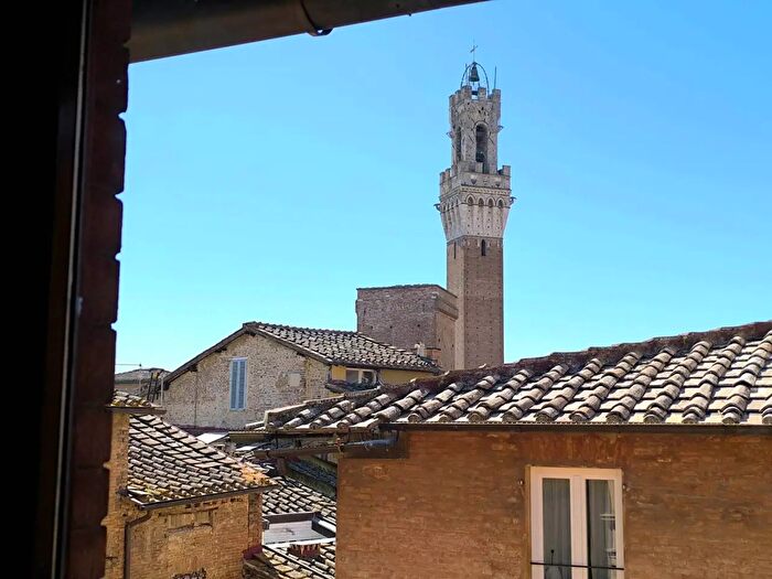 Appartamento con 5 locali in vendita in Siena