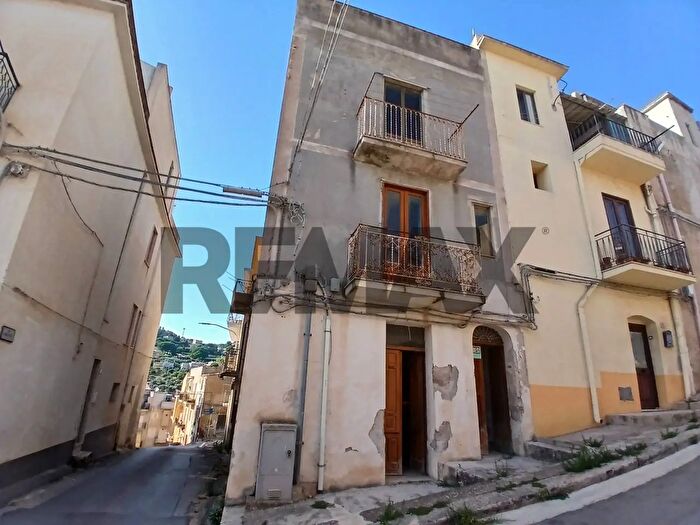 Casa quadrilocale in vendita in Via Immacolata, CalatafimiSegesta