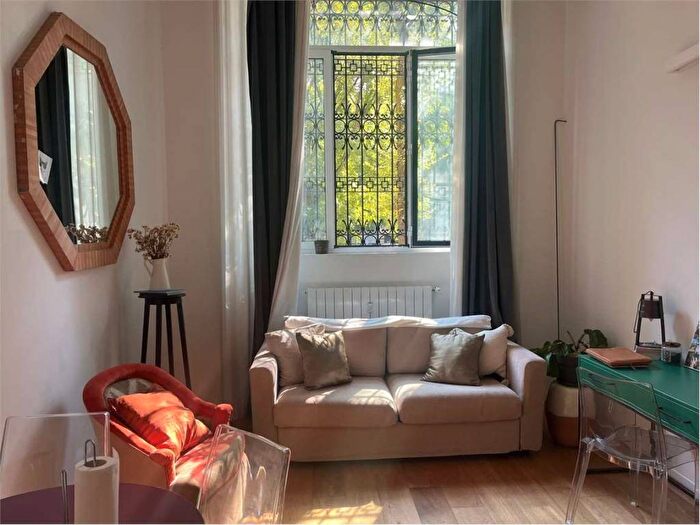 Appartamento bilocale in affitto in VIA BIANCA DI SAVOIA, Quadronno Crocetta, Milano