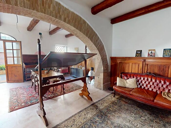 Casa quadrilocale in vendita in Marsciano