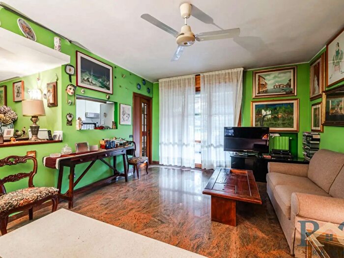 Appartamento quadrilocale in vendita in Via Piero Bottoni, Milano