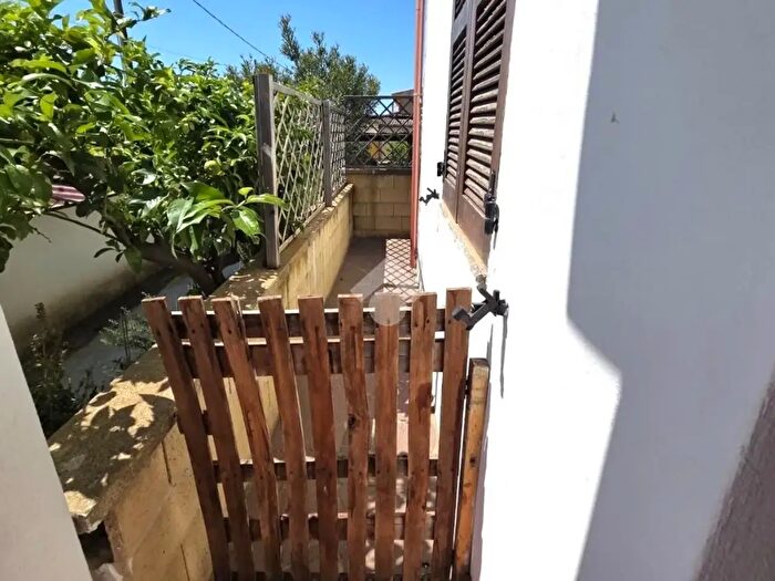 Appartamento trilocale in vendita in Via Medadeddu, Carbonia