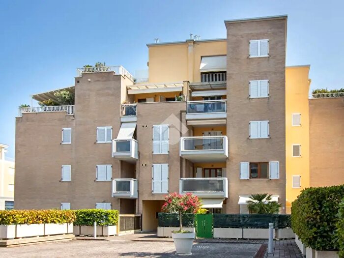 Appartamento trilocale in vendita in Via Martiri di Cefalonia, Porto San Giorgio