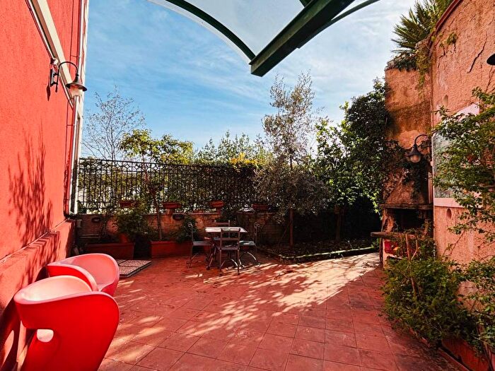 Appartamento trilocale in affitto in Via San Gaetano, Centro Storico Teatro Verdi, Salerno