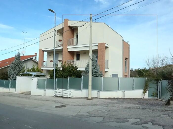 Casa con 11 locali in vendita in Via Dragonara, San Giovanni Teatino