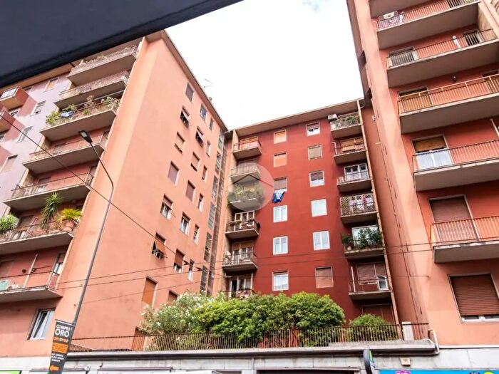 Appartamento trilocale in vendita in Viale Monte Ceneri, Milano