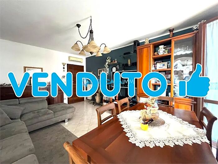 Appartamento quadrilocale in vendita in Via Berlinguer Rolo Re, Rolo