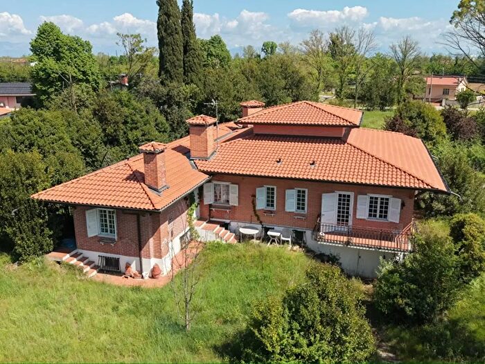 Casa con 10 locali in vendita in Mortegliano