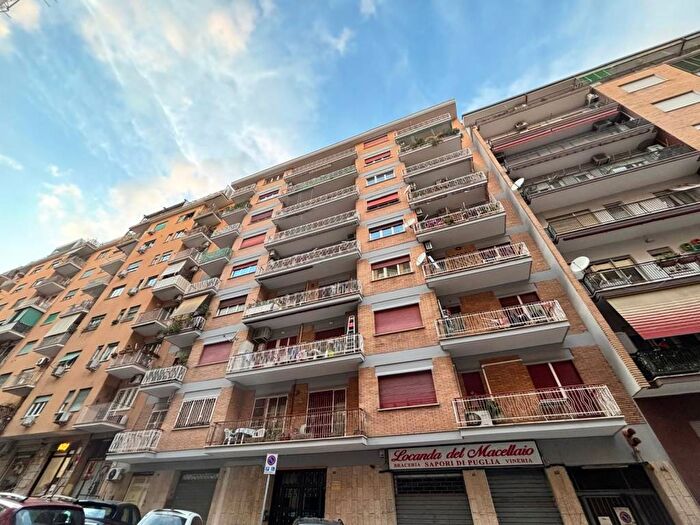 Appartamento bilocale in affitto in Via Virginia, Furio Camillo, Roma