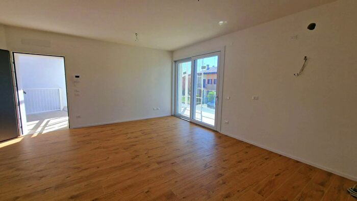 Appartamento trilocale in vendita in Monastier di Treviso Via del Donatore, Silea