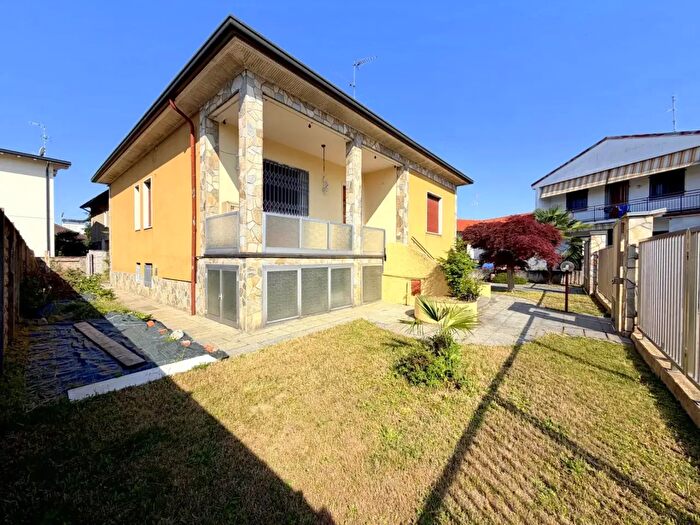 Casa trilocale in vendita in Arconate