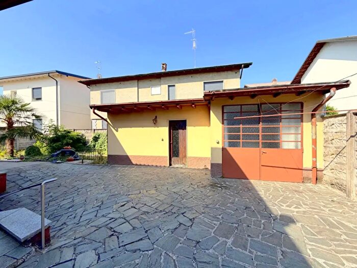 Case in Vendita e in Affitto - 2