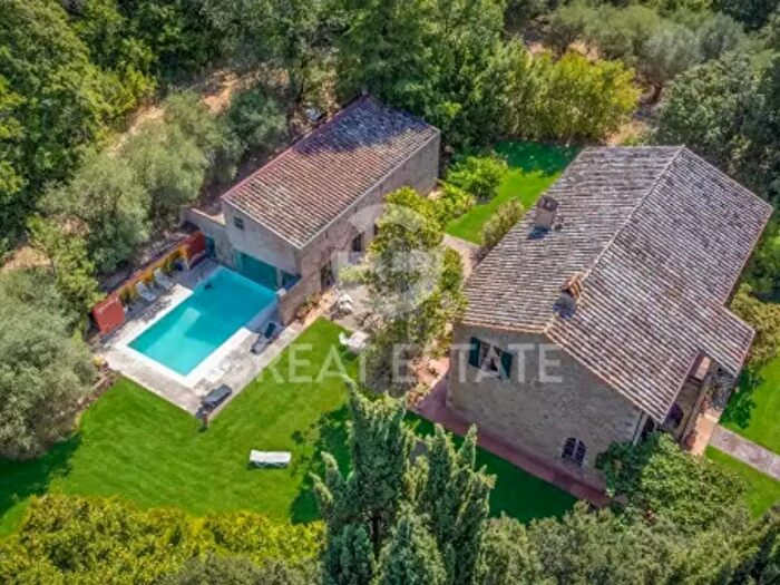 Casa con 6 locali in vendita in Perugia