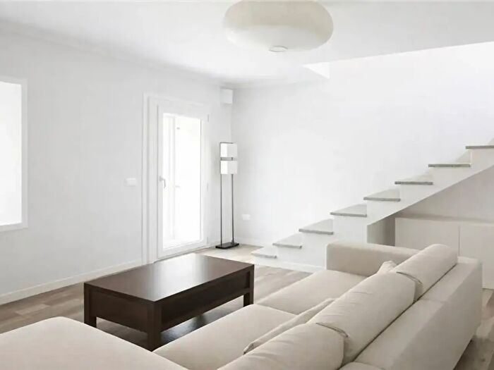 Casa con 6 locali in vendita in Via Garibaldi, Cambiasca