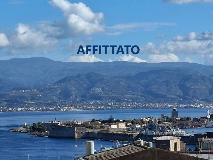 Appartamento con 6 locali in affitto in Via Andria, Regina Margherita Torrente Trapani, Messina