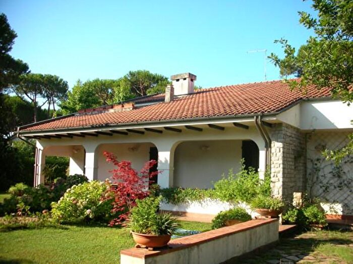 Casa con 6 locali in affitto in Forte Dei Marmi