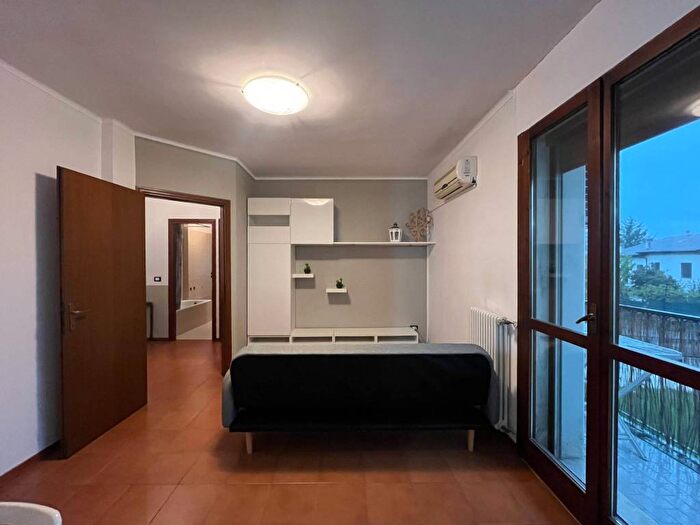 Appartamento bilocale in affitto in Via Niccolò Copernico, Cerese, Borgo Virgilio