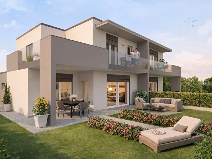 Casa quadrilocale in vendita in Via delle Ginestre, Bizzarone