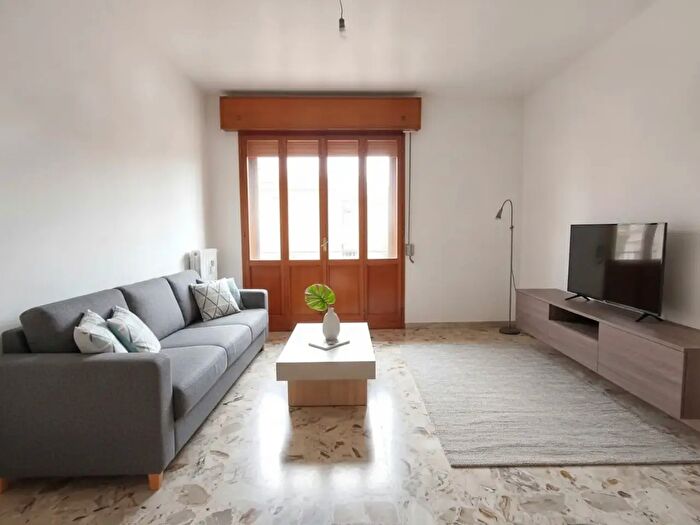 Appartamento trilocale in vendita in Via Ercole Lelli, Bologna