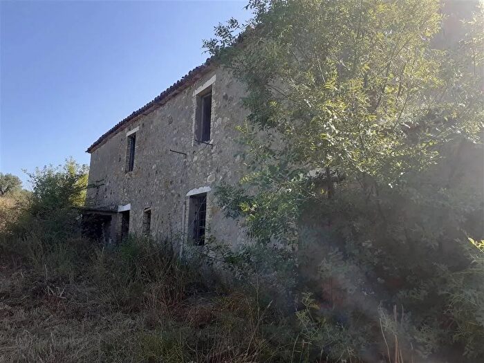 Casa con 12 locali in affitto in Scansano