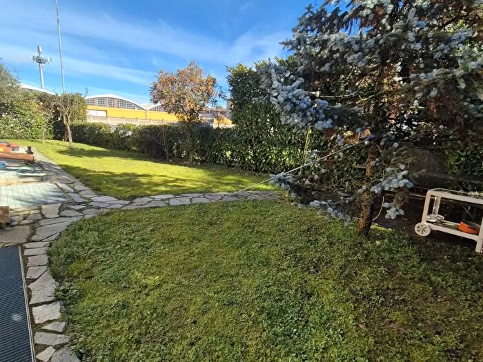 Appartamento trilocale in vendita in Via Treves, Pavia