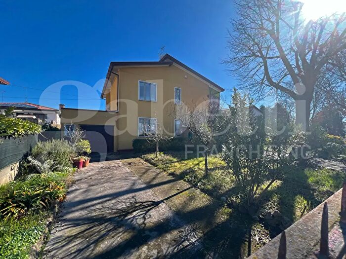 Casa con 5 locali in vendita in Piove Di Sacco
