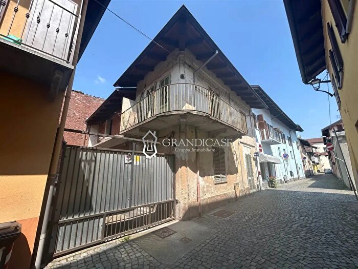 Casa quadrilocale in vendita in Via Nicolò Passera, Montanaro