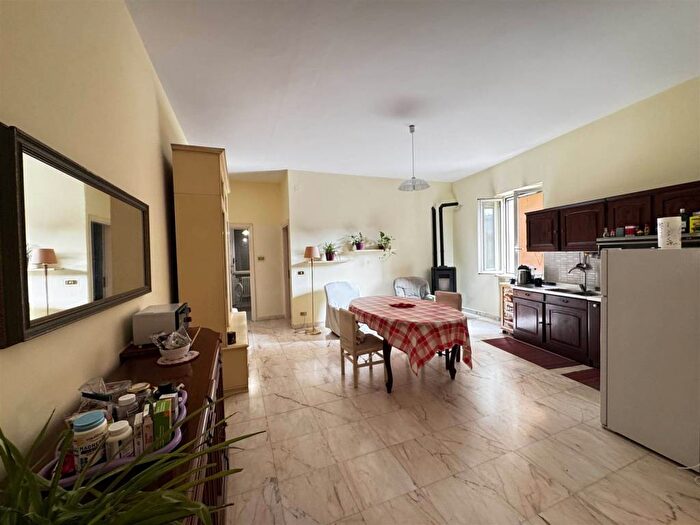 Appartamento con 6 locali in vendita in Via Pierluigi Da Palestrina, Centro, Frosinone