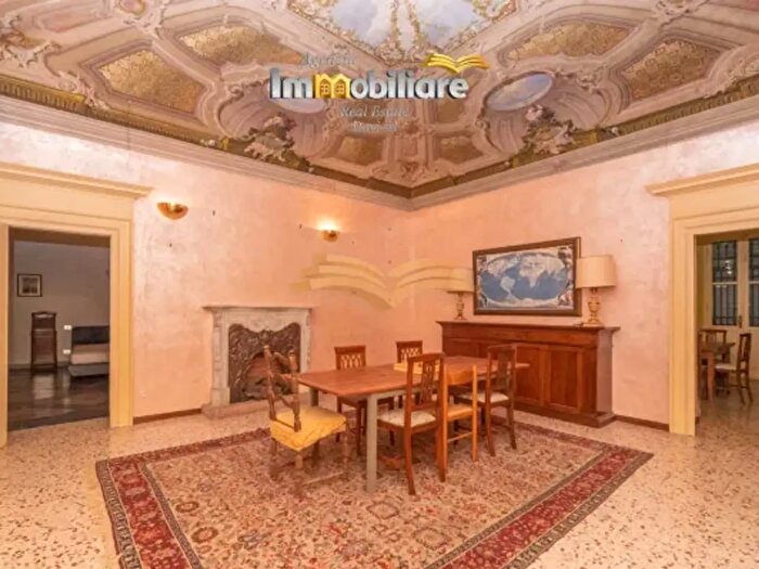 Appartamento con 6 locali in vendita in Corso Giuseppe Garibaldi, Valenza