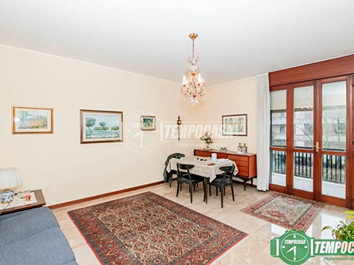 Appartamento trilocale in vendita in Via Angelo Moro, San Donato Milanese