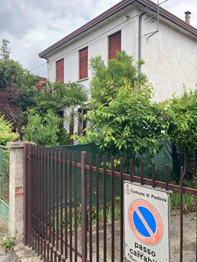 Casa quadrilocale in vendita in Padova