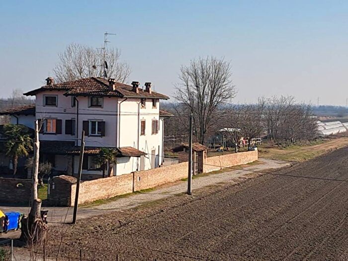 Casa con 6 locali in affitto in Via Canalazzo, Santa Vittoria, Cadelbosco di Sopra