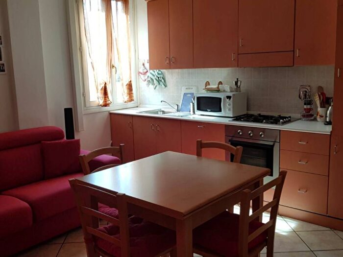 Appartamento trilocale in affitto in Via Saragozza, Saragozza dentro le Mura, Bologna