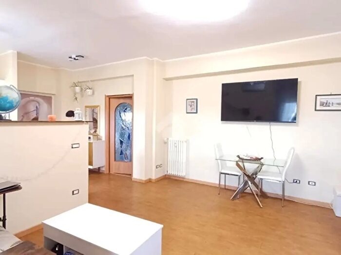 Appartamento trilocale in vendita in Via Matteo Tondi, Roma