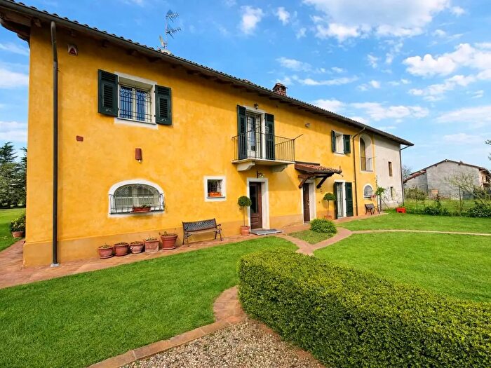 Casa con 7 locali in vendita in Pozzolo Formigaro