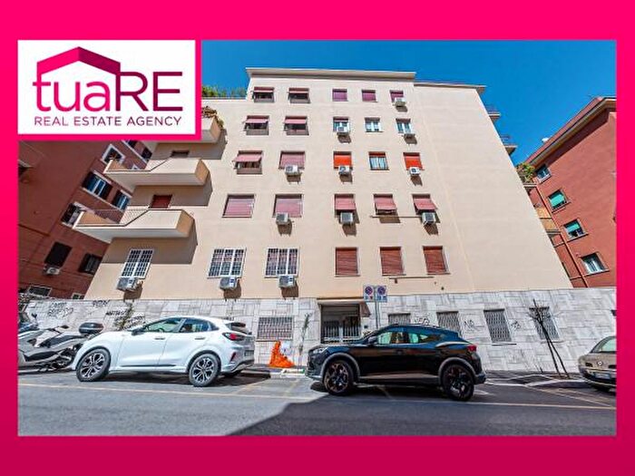 Appartamento trilocale in vendita in Via Laura Mantegazza, Roma