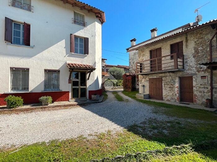 Casa con 5 locali in vendita in Via Timavo, Tarcento