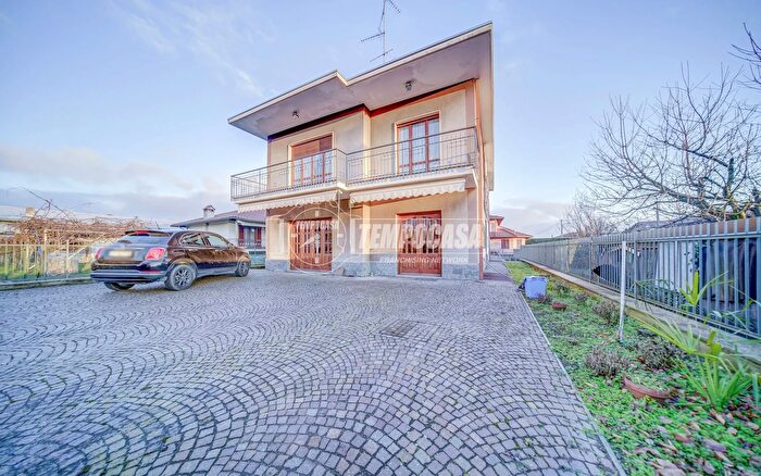 Casa quadrilocale in vendita in Via San Fermo, Somma Lombardo