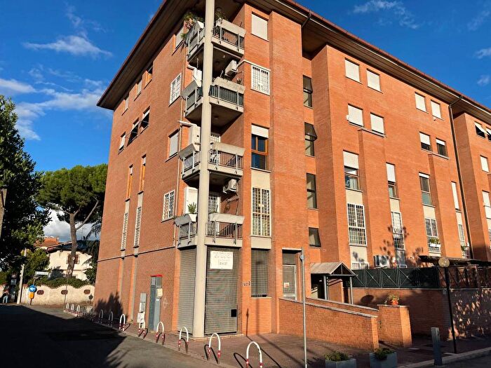 Appartamento trilocale in affitto in Via del Fosso di Gregna, Anagnina, Roma