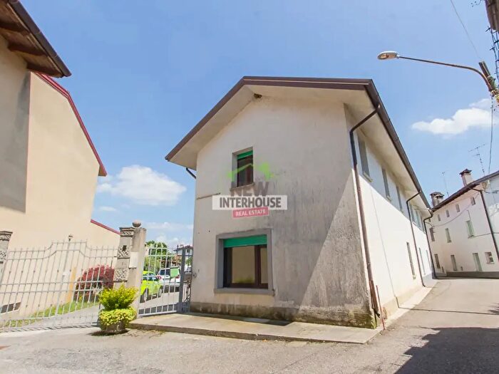 Appartamento bilocale in vendita in Via Osoppo, Tricesimo