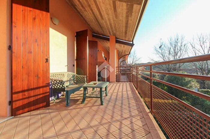 Appartamento trilocale in vendita in Via Boschette, San Felice Del Benaco