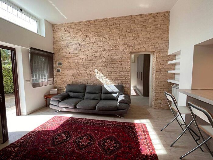 Appartamento quadrilocale in affitto in Viale Marco Polo, San Saba Caracalla, Roma