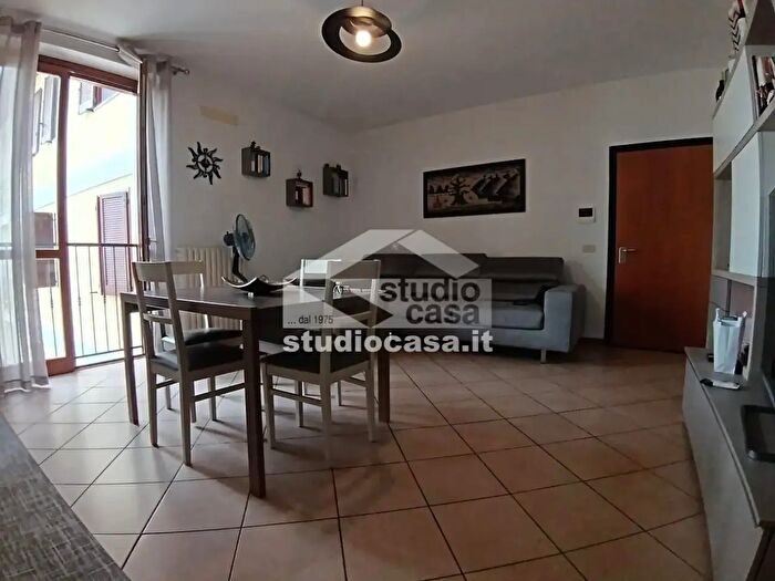 Appartamento trilocale in vendita in Via Deledda, Pandino