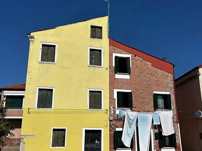 Casa con 6 locali in vendita in Venezia