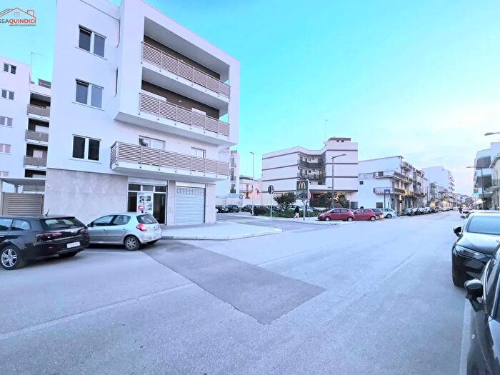 Appartamento trilocale in affitto in Via Aldo Moro, Triggiano